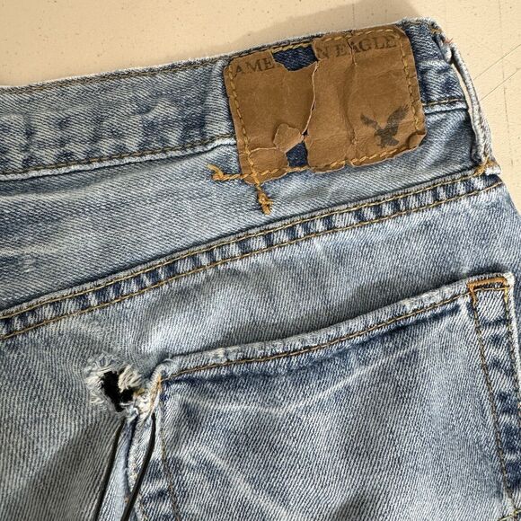 American Eagle Jeans Men 32x29 Blue Bootcut Ripped Stained Grunge American Denim - Picture 8 of 12
